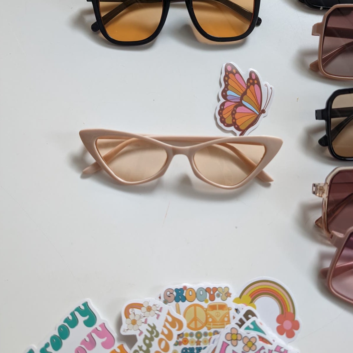 Y2K Barbie Festival Retro 60s style Cat Eye Sunglasses Pink Cream Sunnies Shades